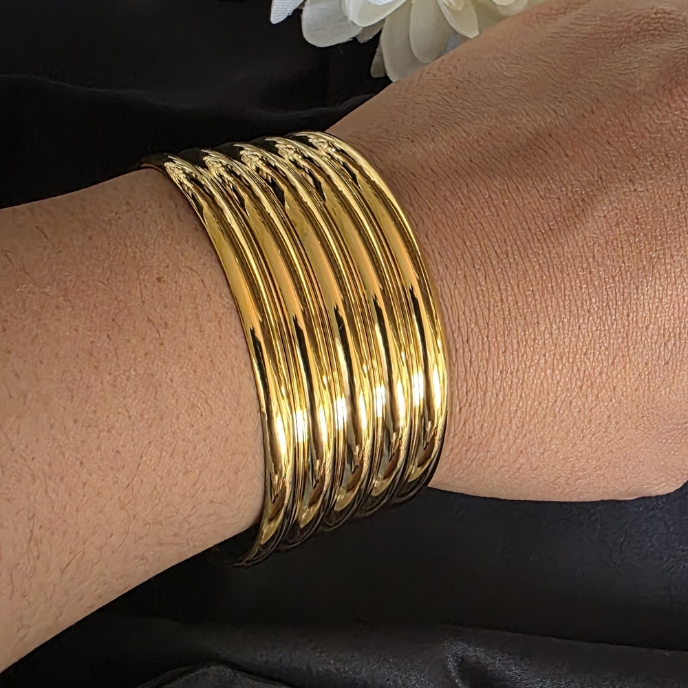 Elegant Gold Bangle Bracelet